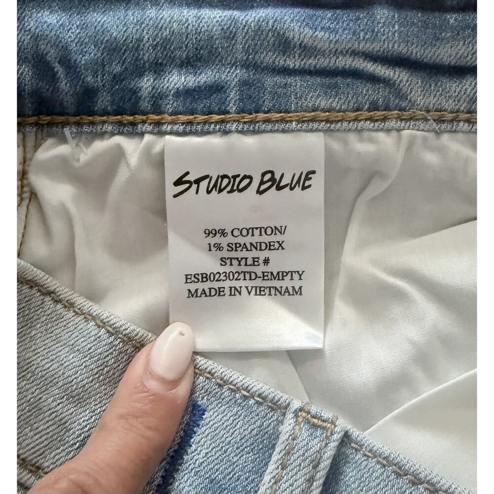 Studio Blue Denim Shorts Size 29 Light Wash High Rise Raw Hem NWT - Picture 5 of 9